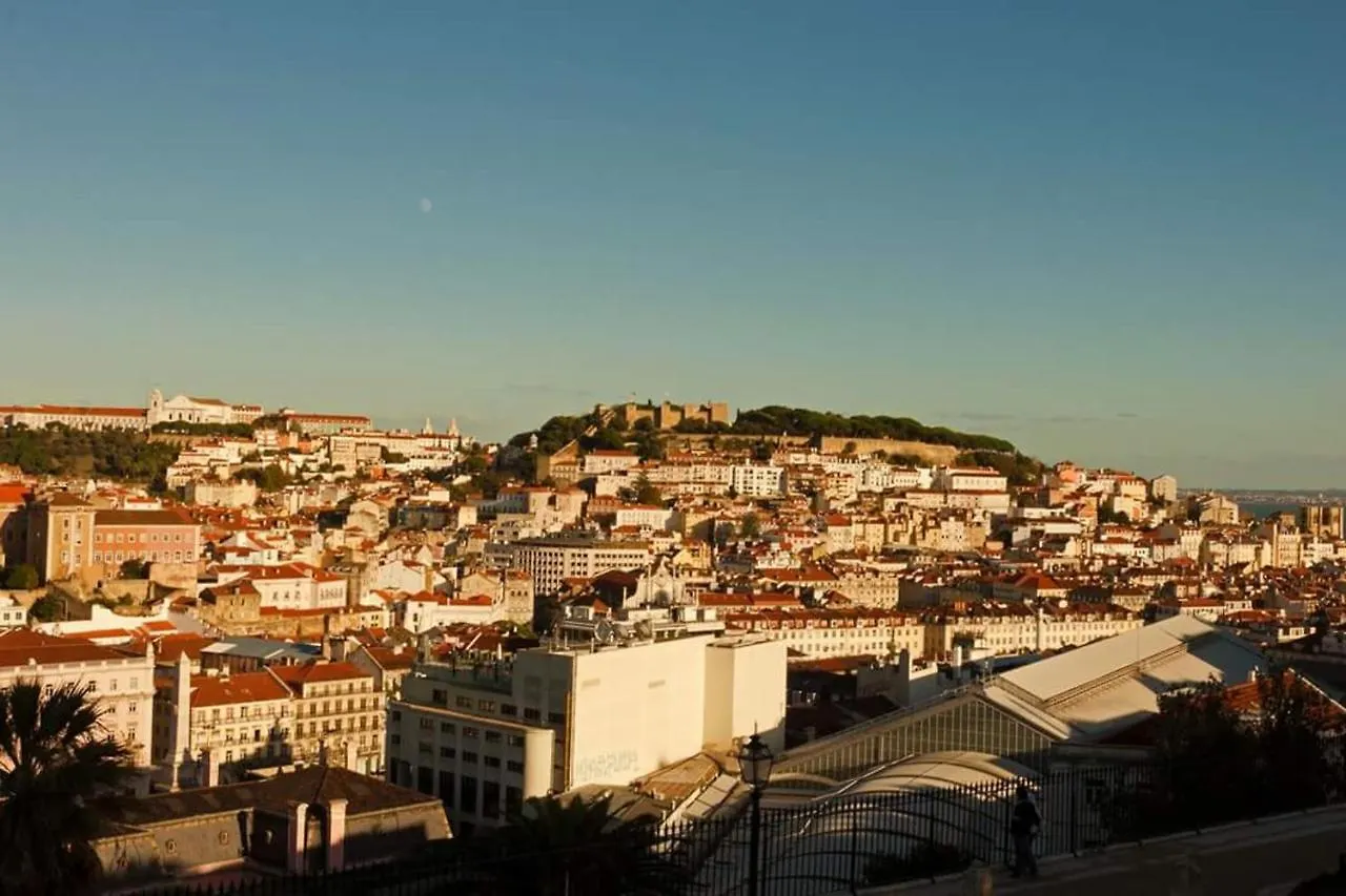 Amazing Camoes Apartment - Chiado, Лиссабон