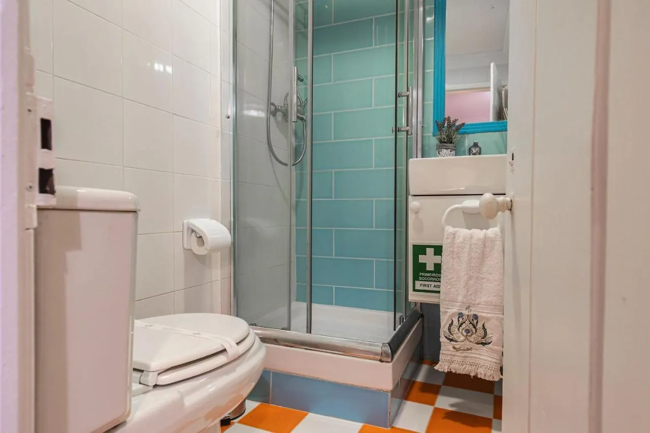 Amazing Camoes Apartment - Chiado, Лиссабон